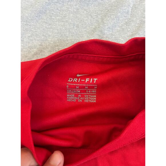 Bundle of Boy's size 6 Short Sleeve T-Shirts, Tees Nike Under Armour - Picture 11 of 11